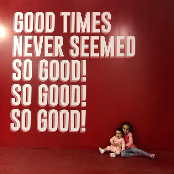 Meet your Posher, Raina - Picture 2 of 3